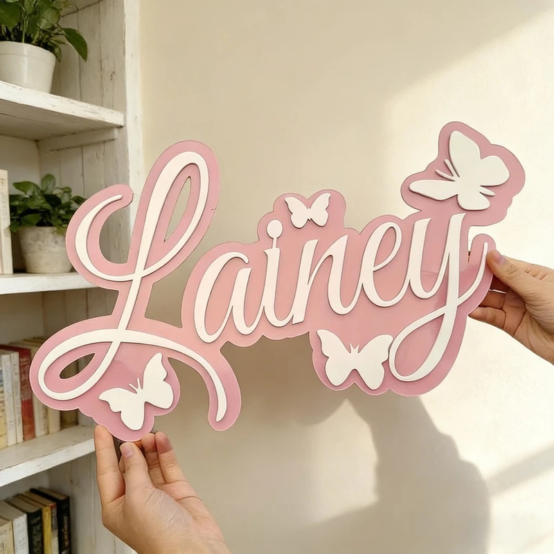 パーソナライズされた赤ちゃんの名前プレート、白い蝶の青いデザ - Baby Nursery Kids のレビューと価格