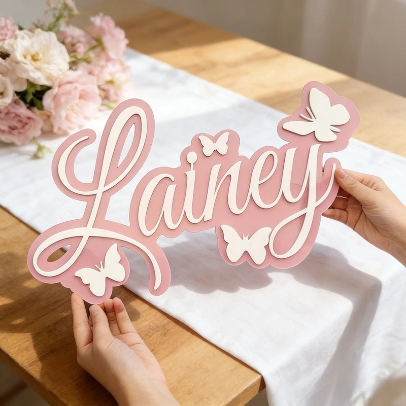 パーソナライズされた赤ちゃんの名前プレート、白い蝶の青いデザ - Baby Nursery Kids のレビューと価格